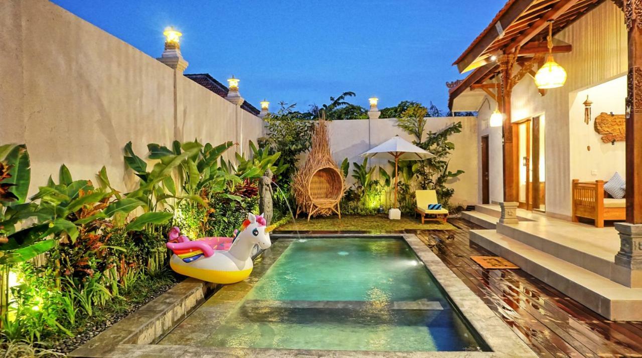 Sarayu Villa Seminyak Esterno foto